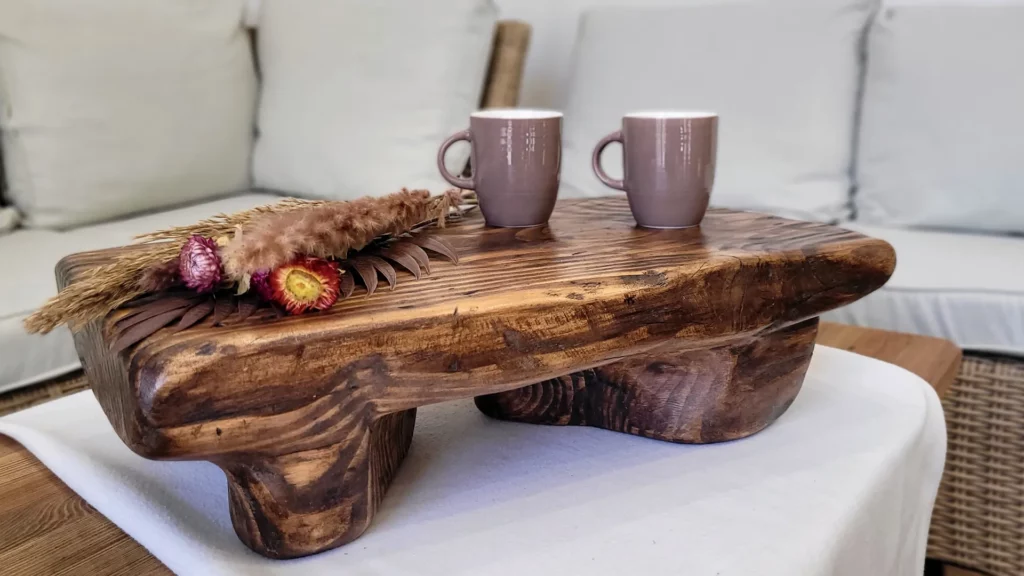 Petite table en bois
