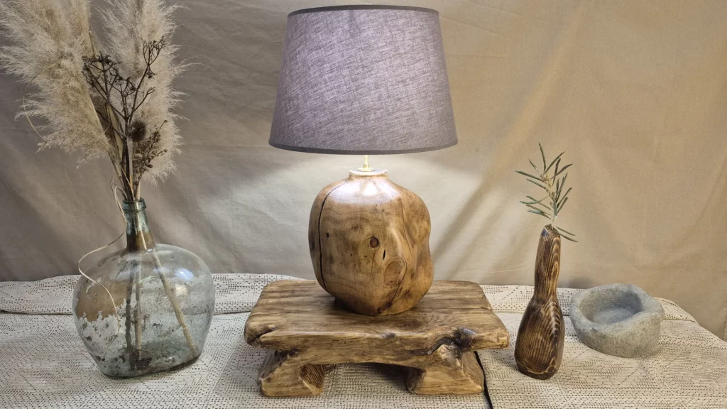 Lampe à poser en bois