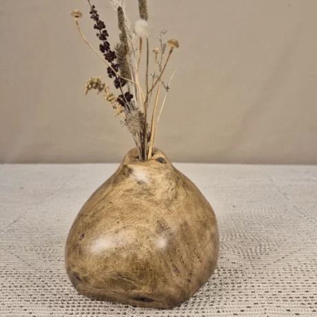 Vase en bois