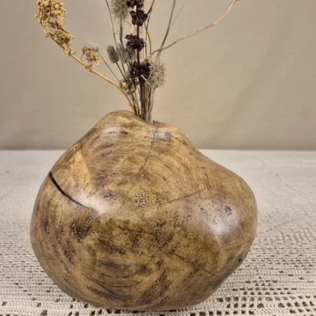 Vase en bois