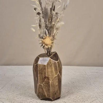 Vase en bois