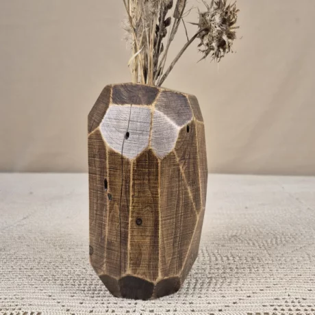 Vase en bois