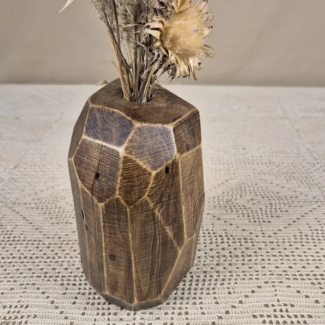 Vase en bois