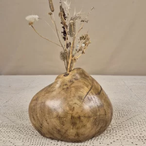 Vase en bois