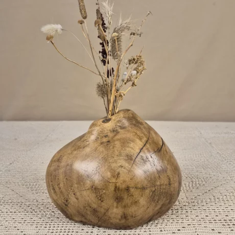 Vase en bois