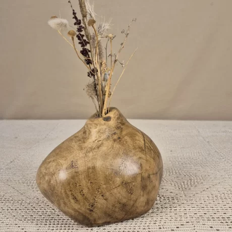 Vase en bois