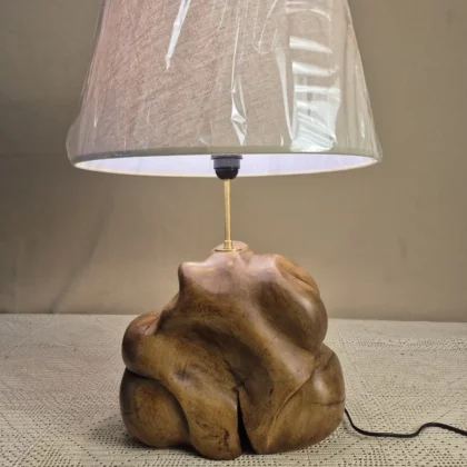 Grande lampe en bois massif